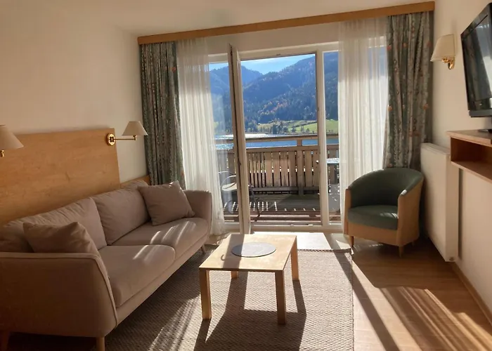 Hotel Kolbitsch Am Weissensee Ein Seeblick Der Verzaubert B&B 3*